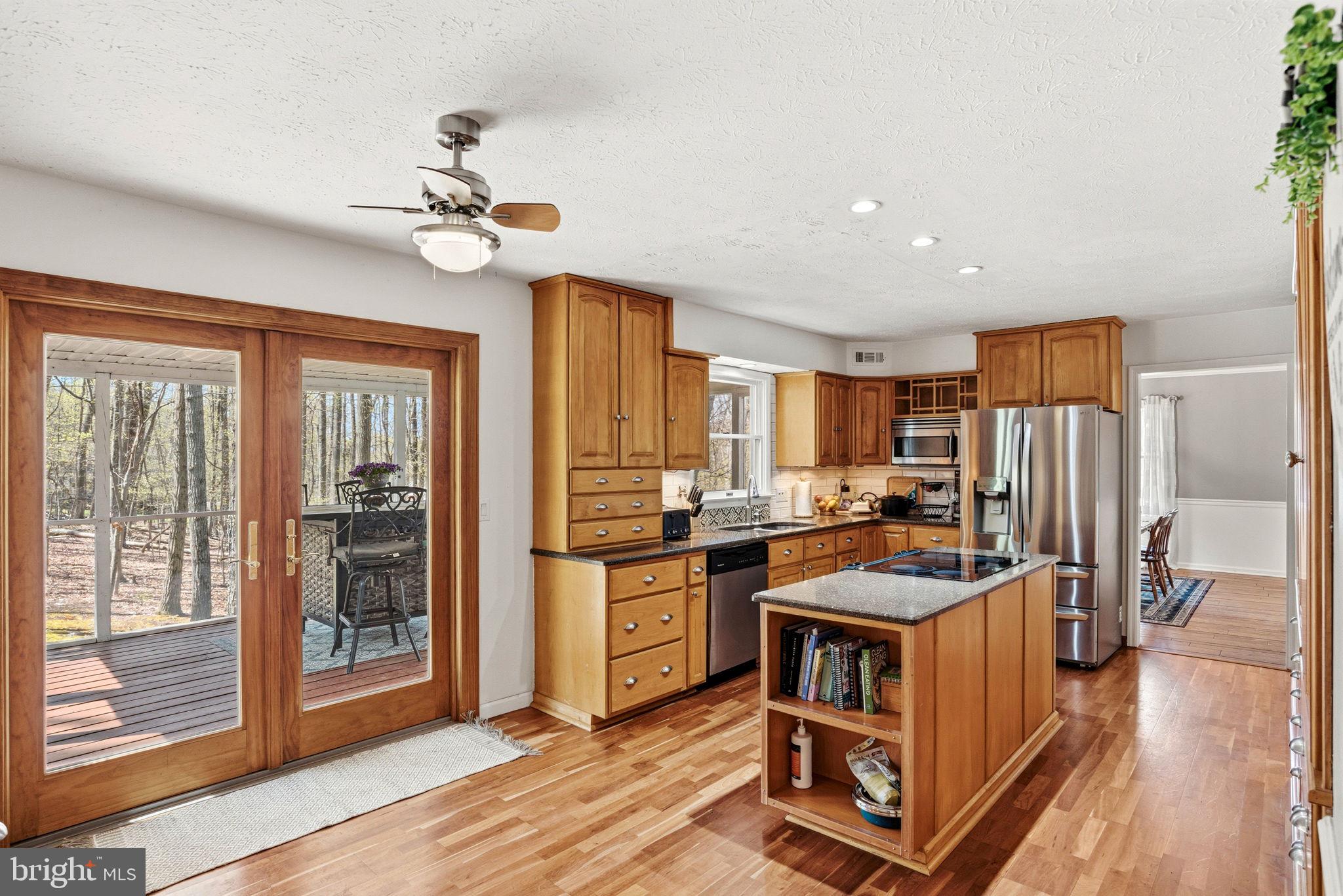 WHITE ROCK ACRES - Residential