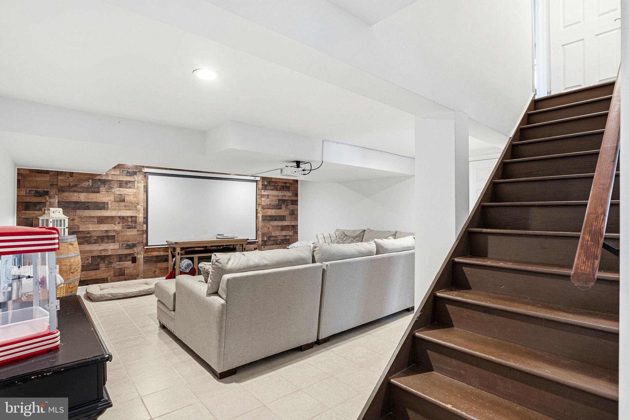 WHITE ROCK ACRES - Residential