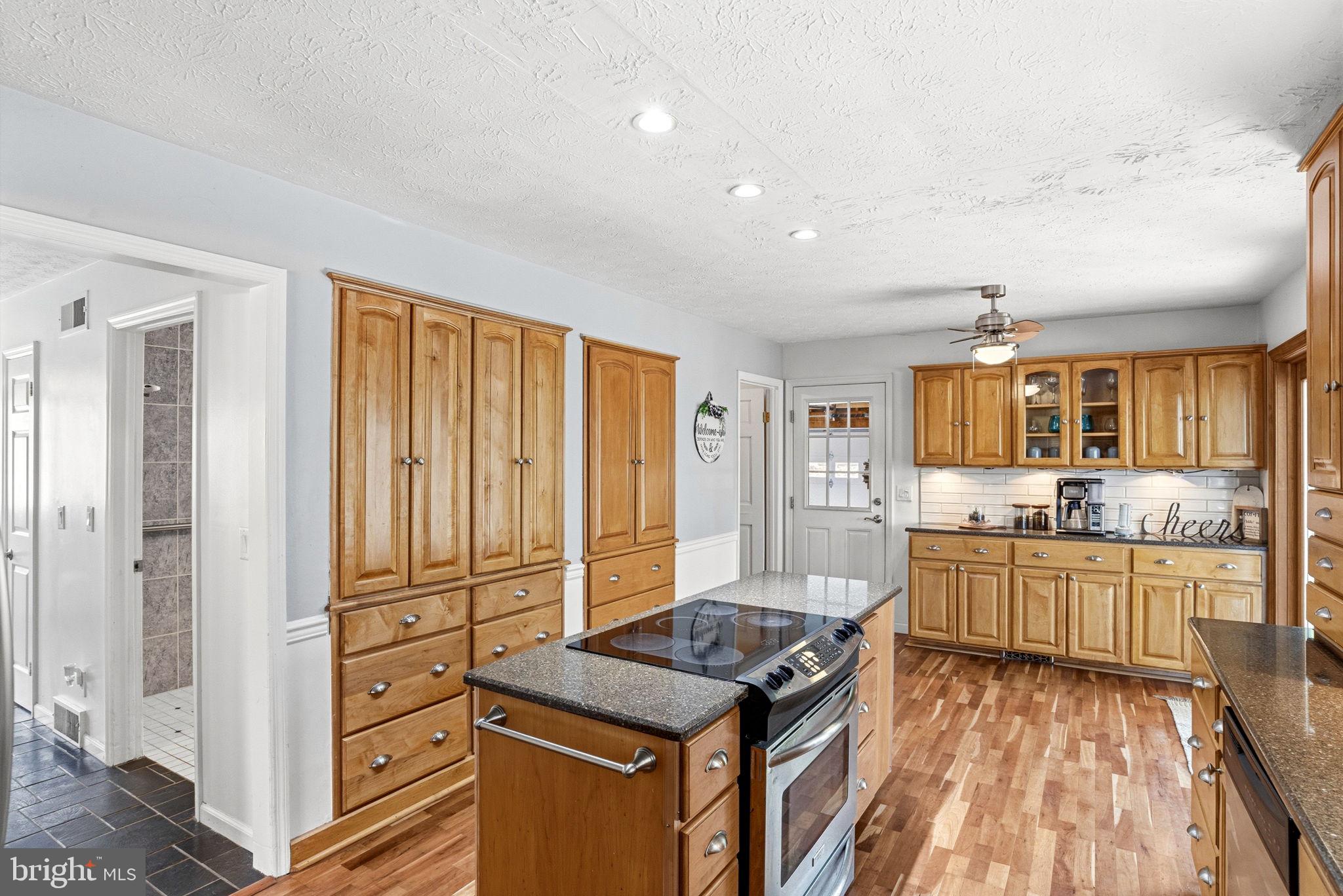 WHITE ROCK ACRES - Residential