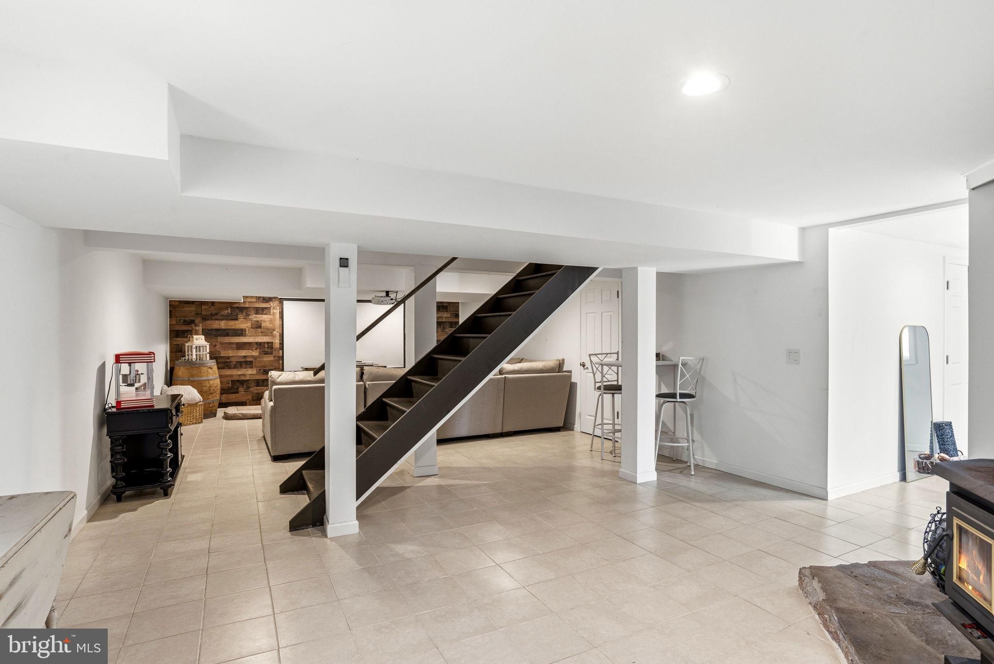 WHITE ROCK ACRES - Residential