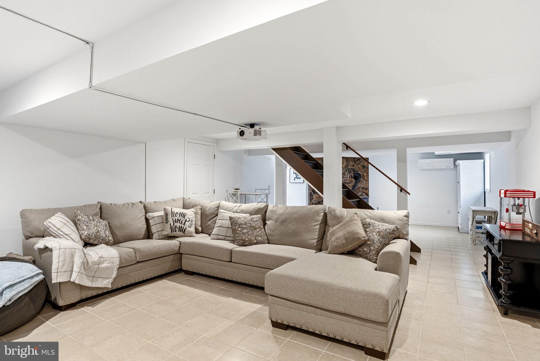 WHITE ROCK ACRES - Residential