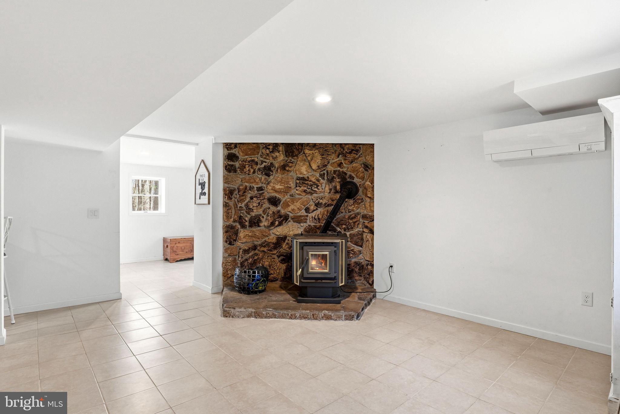 WHITE ROCK ACRES - Residential