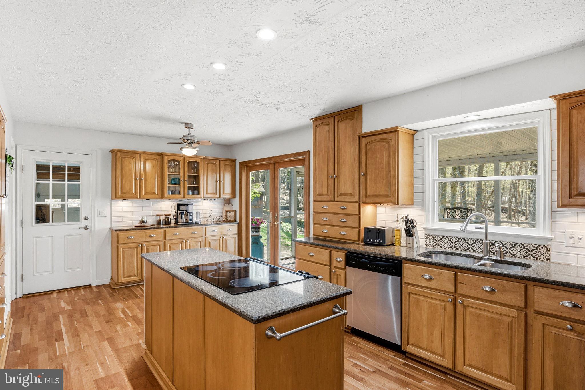 WHITE ROCK ACRES - Residential