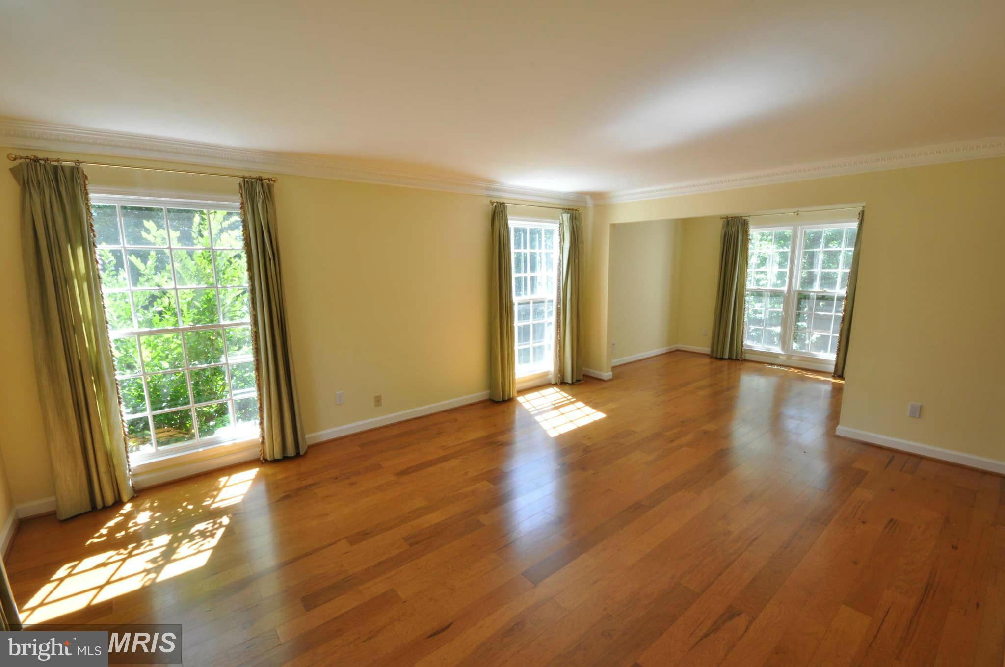 LANGLEY OAKS - Residential Lease