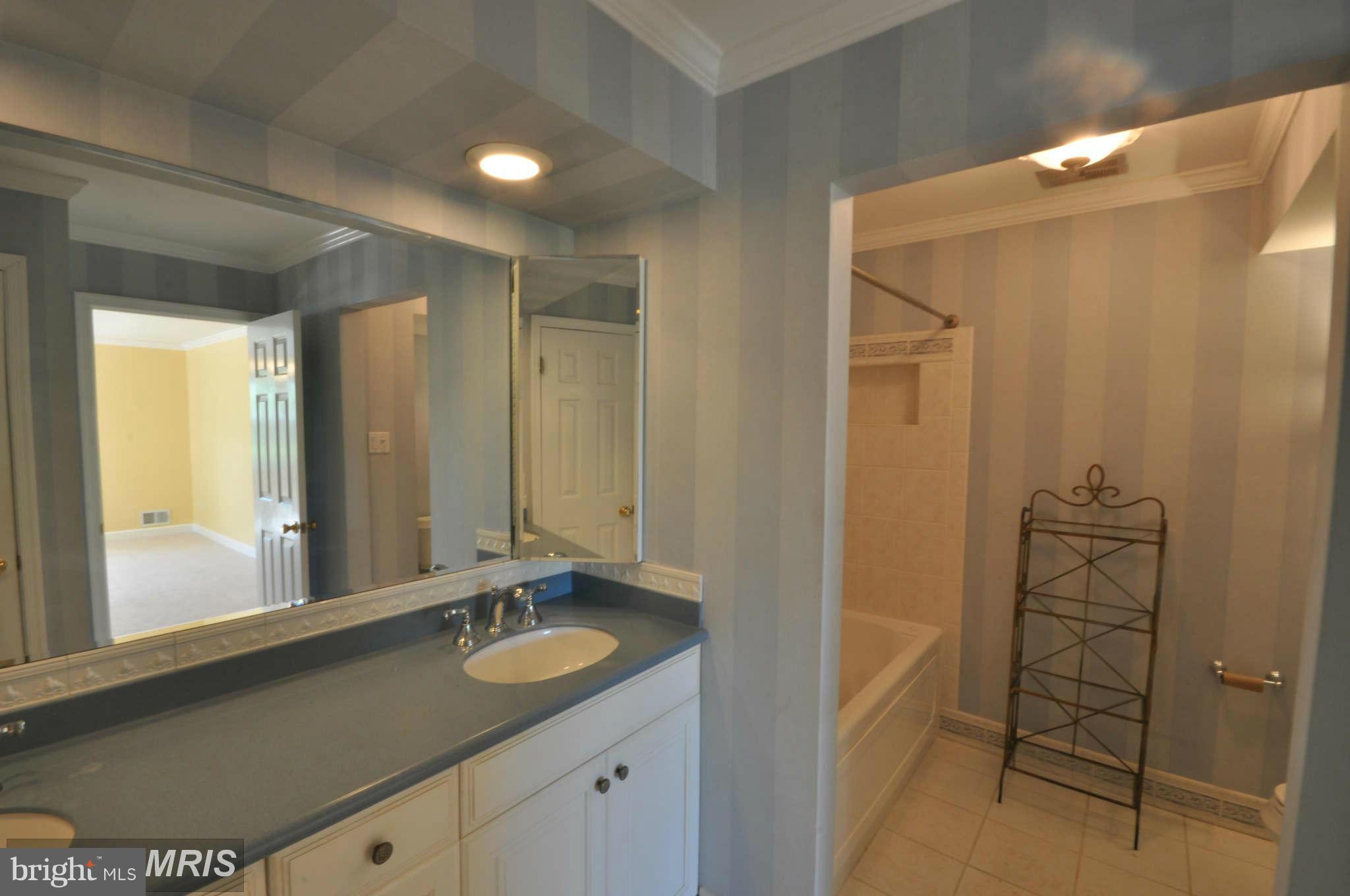 LANGLEY OAKS - Residential Lease