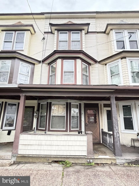 Townhouse For Sale - 21 W Bertsch Street<br/> LANSFORD, PA 18232