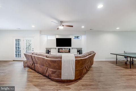 listing image 50