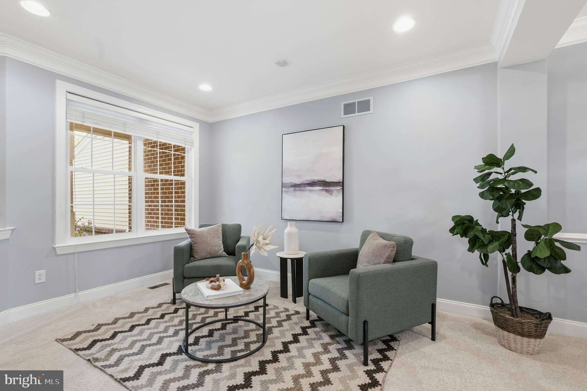 2297 DORCHESTER STREET W