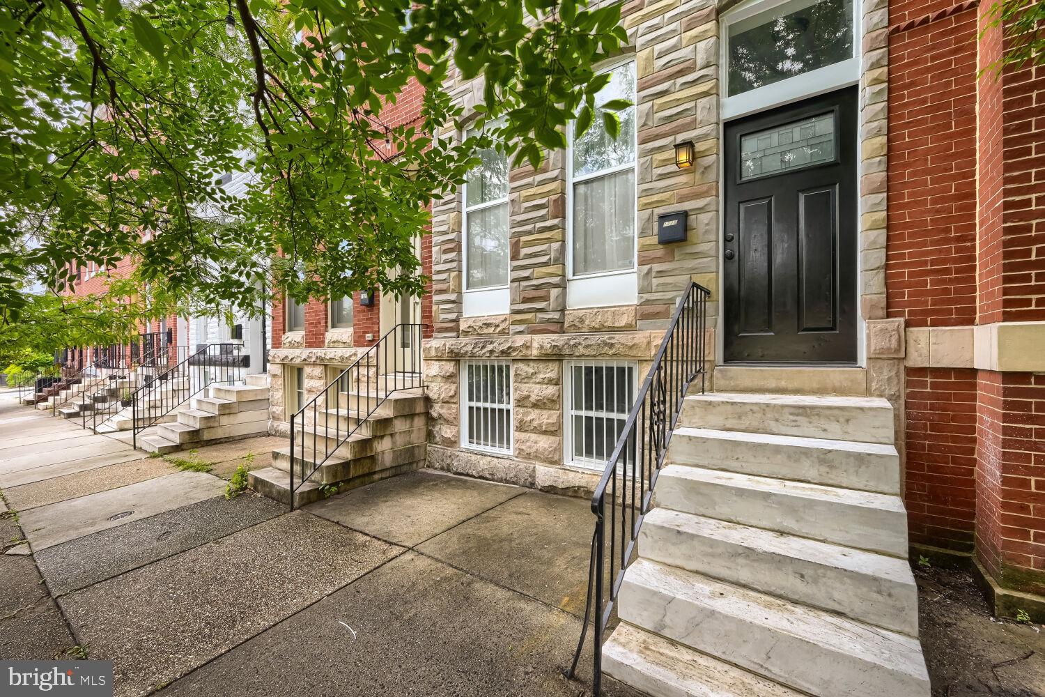 1228 N BROADWAY
