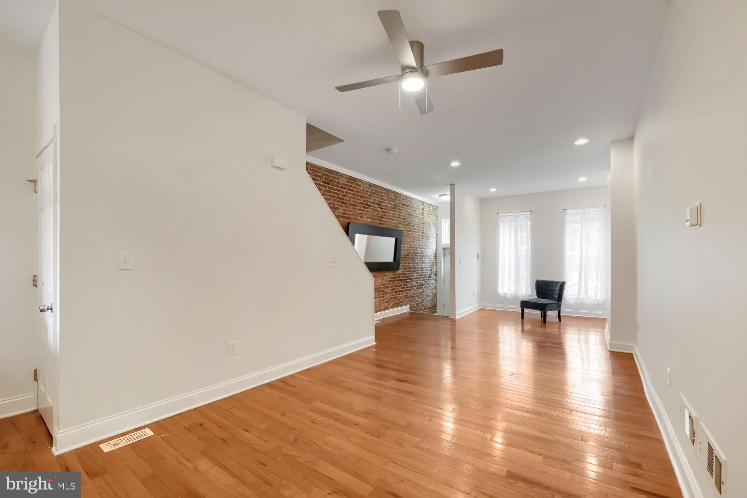 1228 N BROADWAY