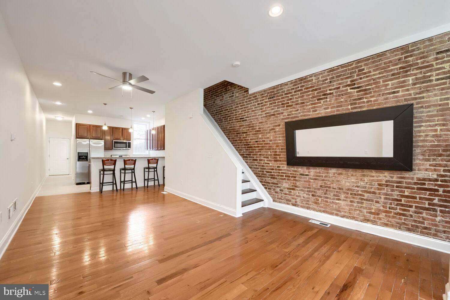 1228 N BROADWAY