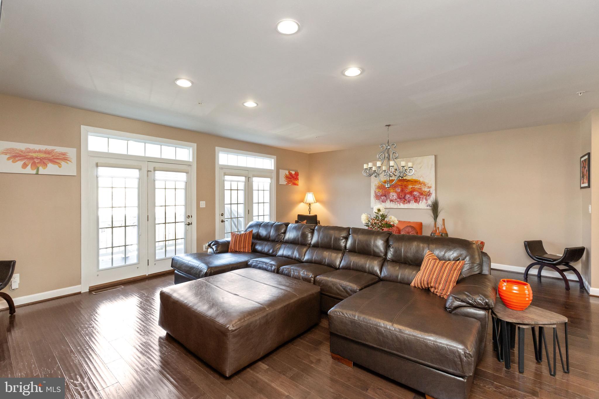 SUBURBAN GREENE - Residential