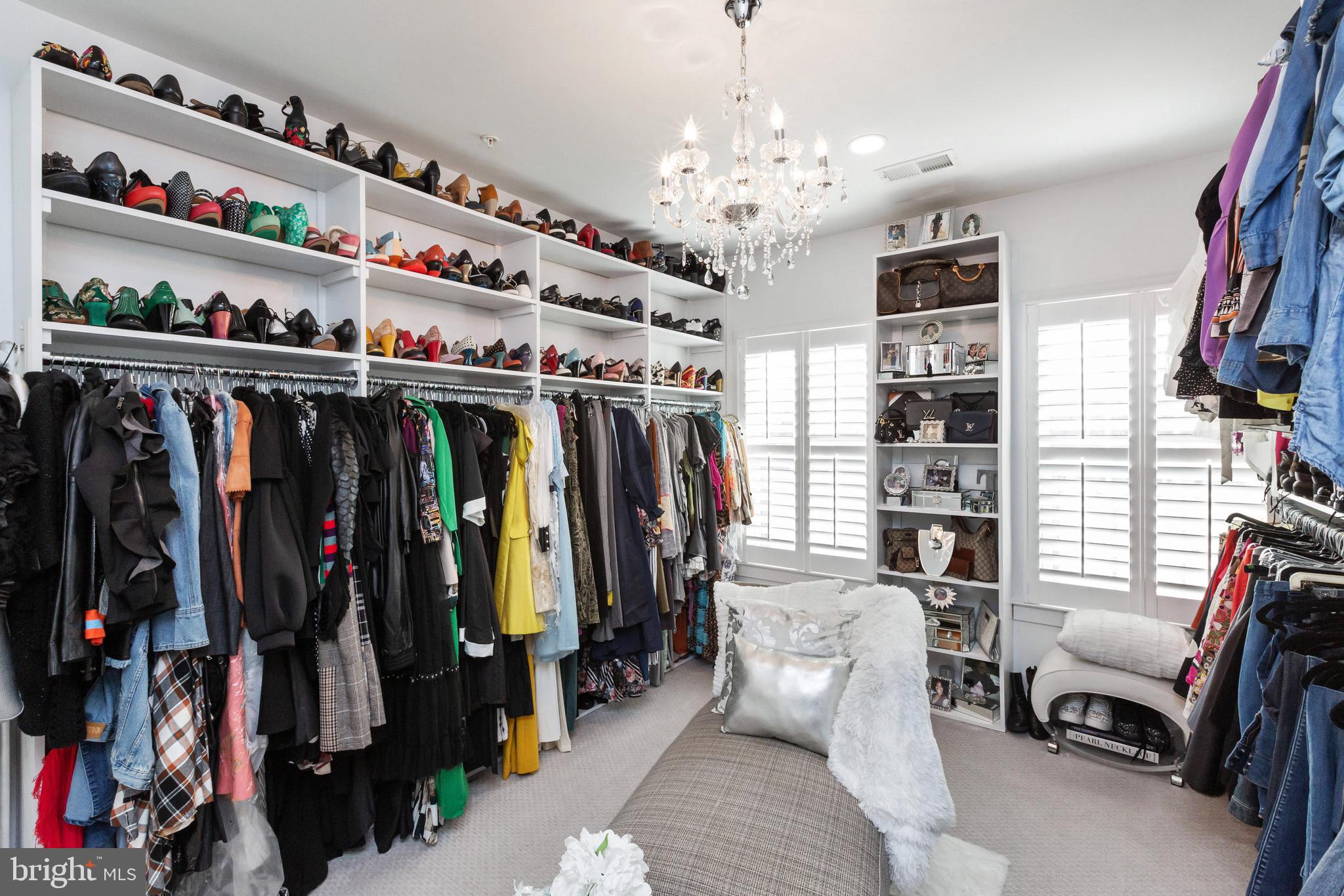 SUBURBAN GREENE - Residential