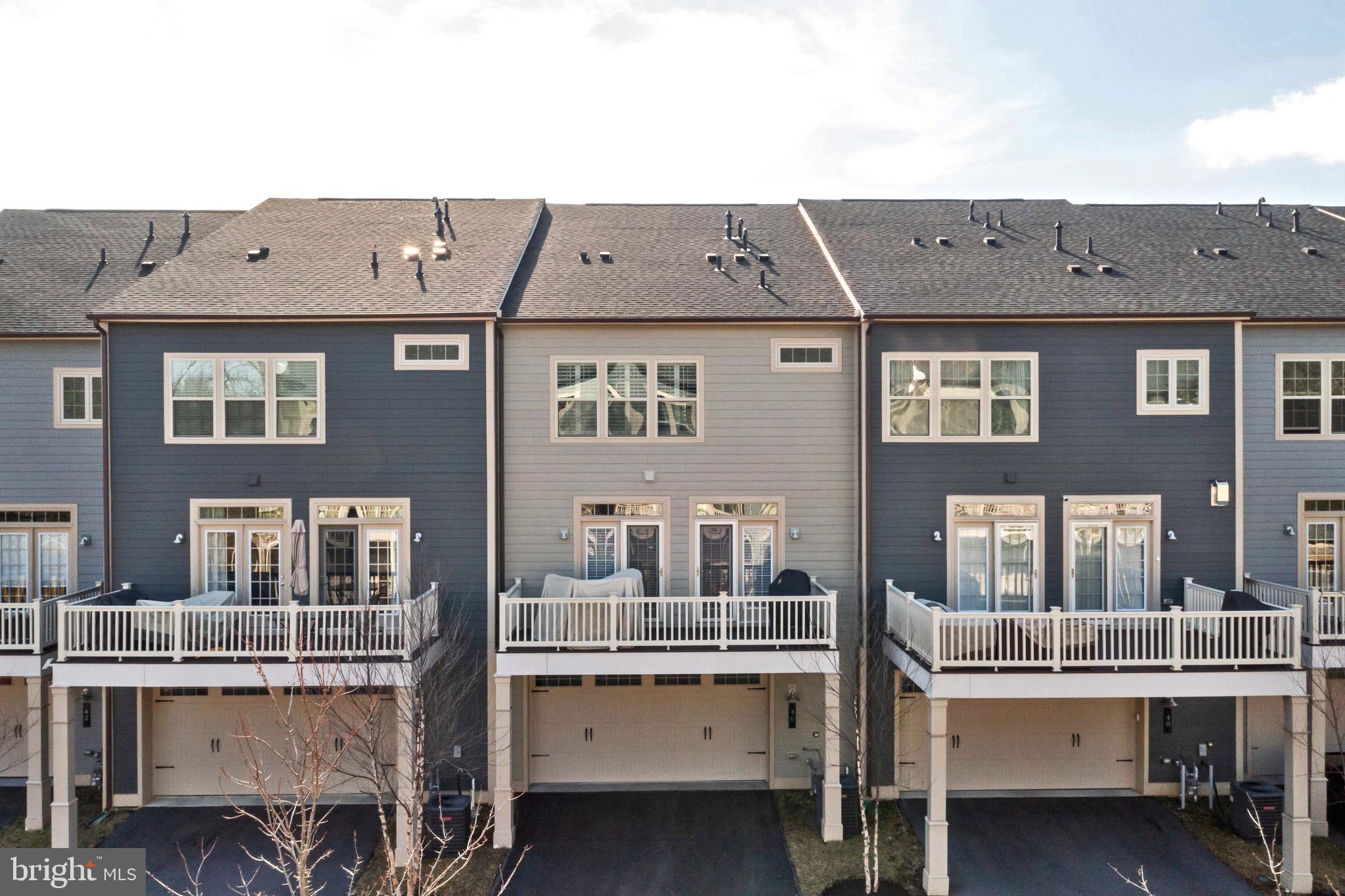 SUBURBAN GREENE - Residential