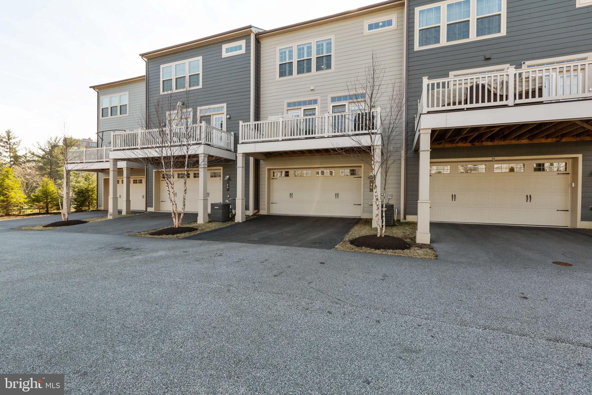 SUBURBAN GREENE - Residential