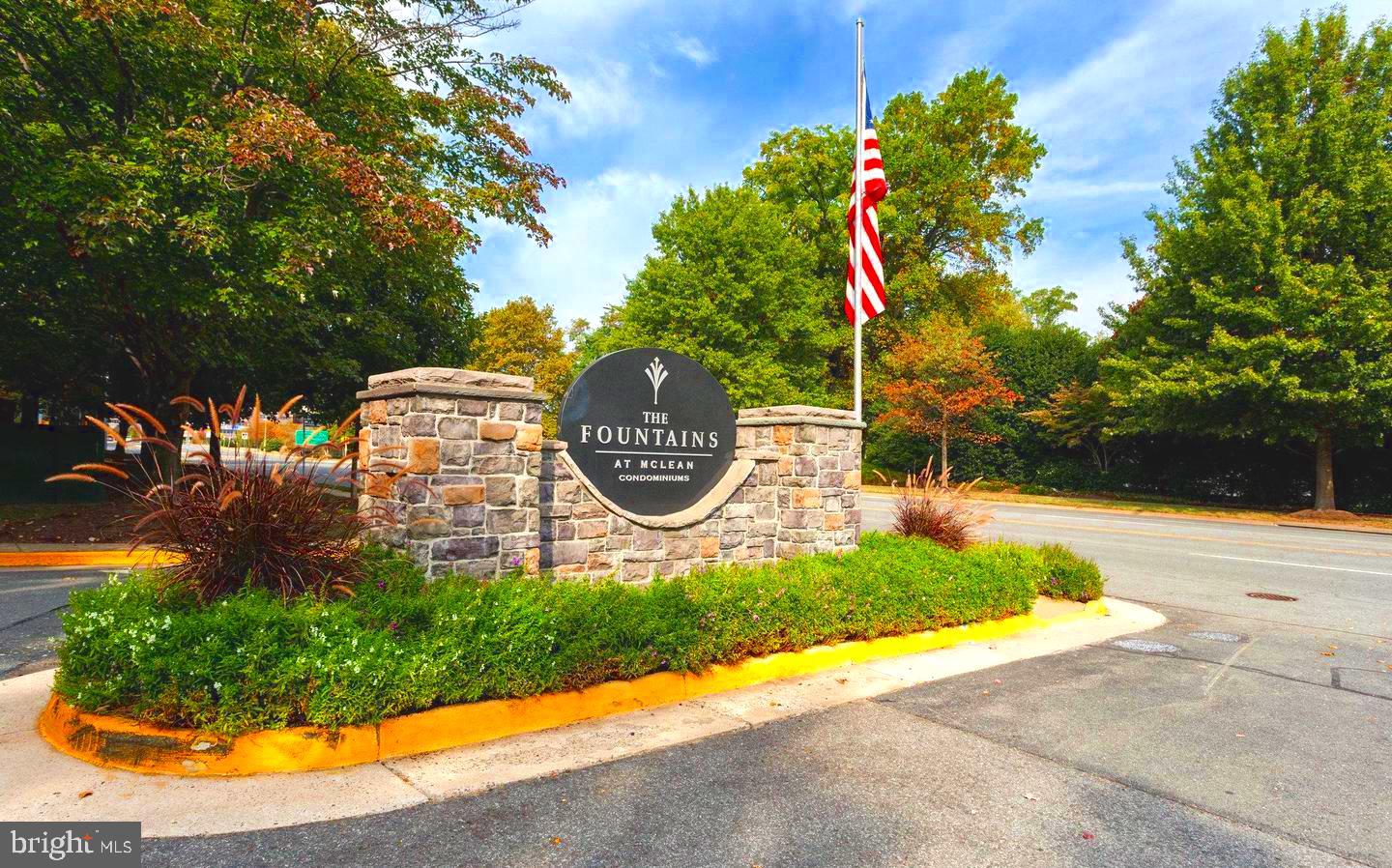 FOUNTAINS AT MCLEAN - Residential
