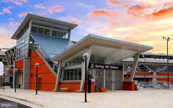 FOUNTAINS AT MCLEAN - Residential