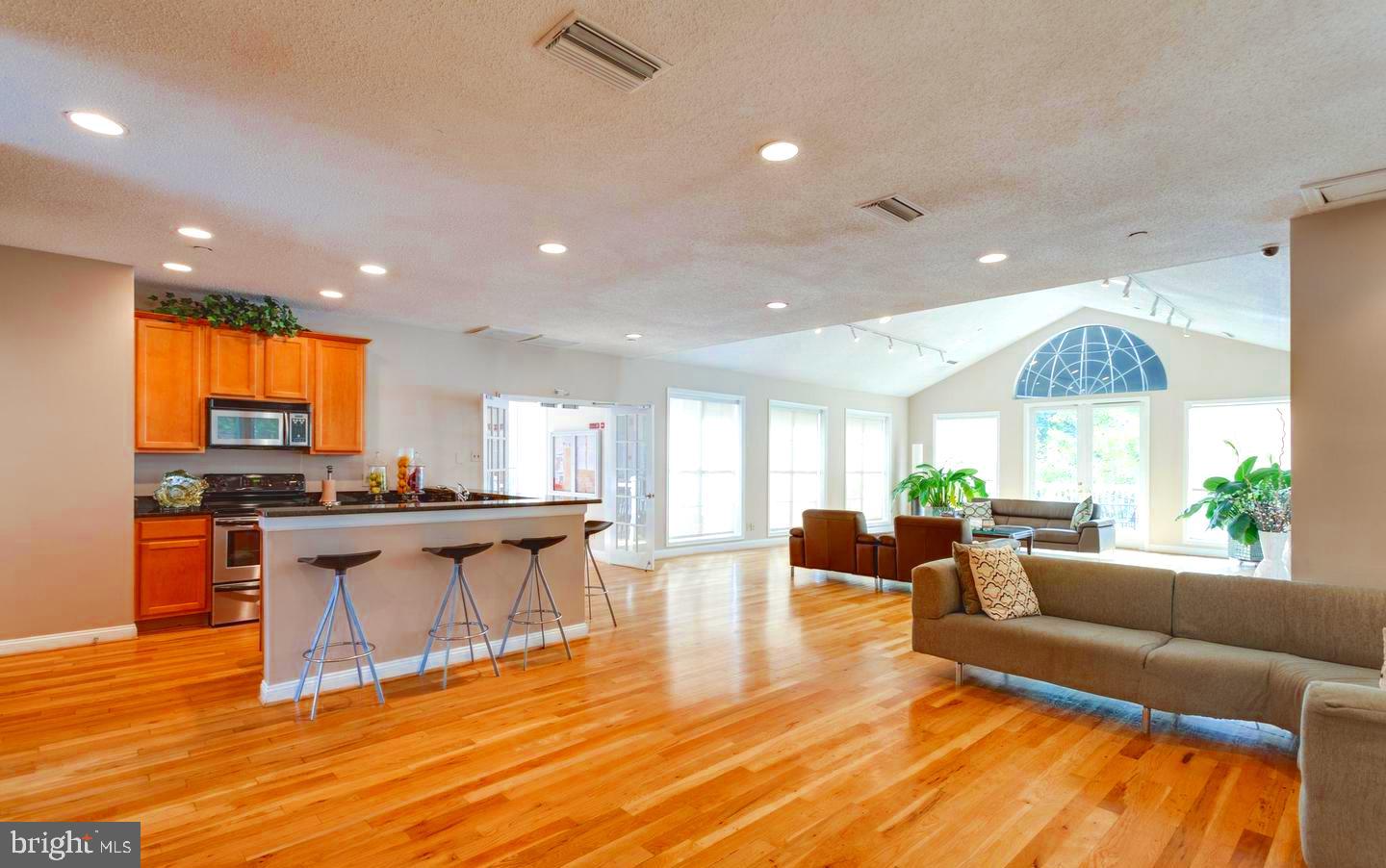 FOUNTAINS AT MCLEAN - Residential