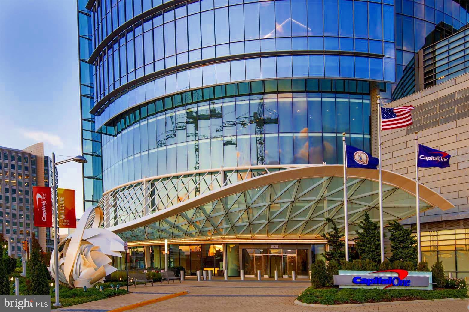FOUNTAINS AT MCLEAN - Residential