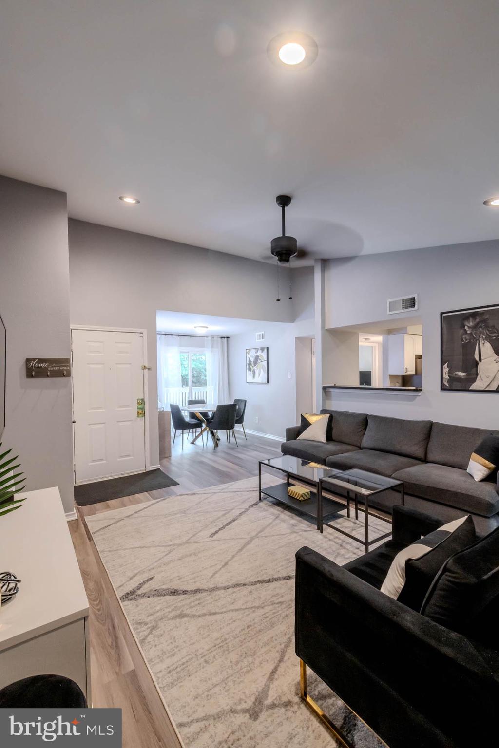 FOUNTAINS AT MCLEAN - Residential