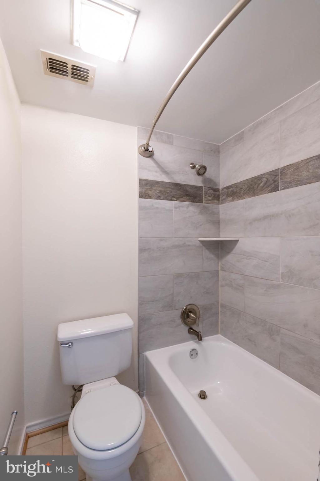 FOUNTAINS AT MCLEAN - Residential