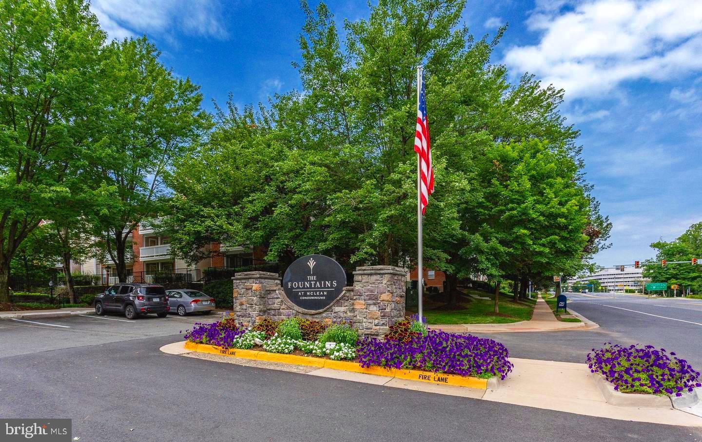 FOUNTAINS AT MCLEAN - Residential