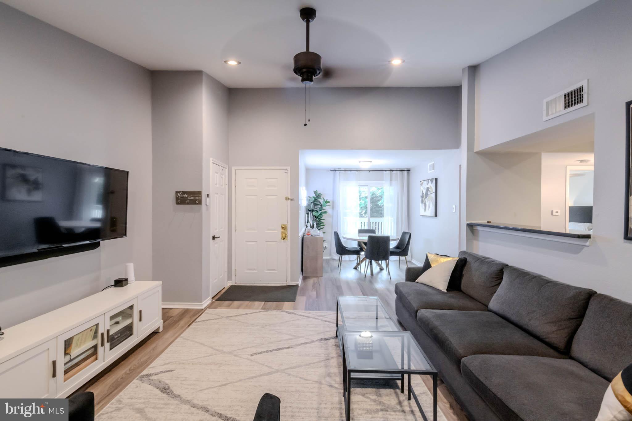 FOUNTAINS AT MCLEAN - Residential