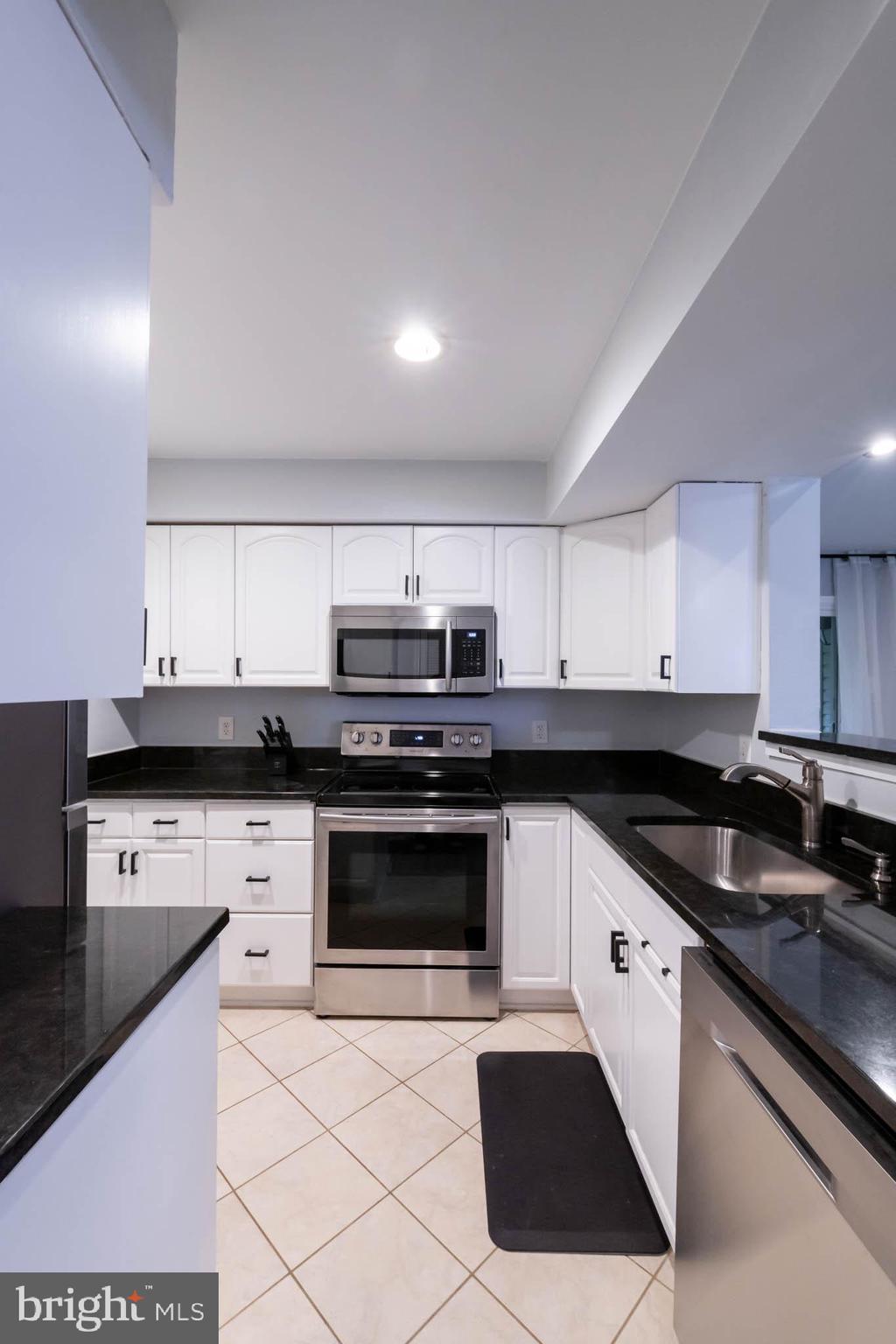 FOUNTAINS AT MCLEAN - Residential