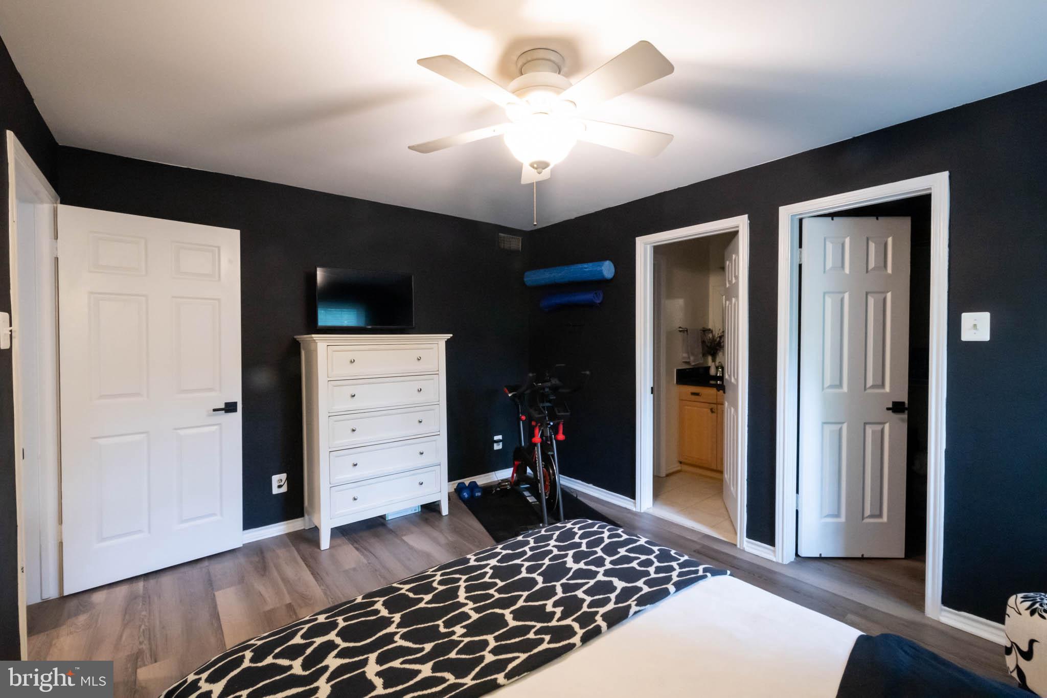 FOUNTAINS AT MCLEAN - Residential