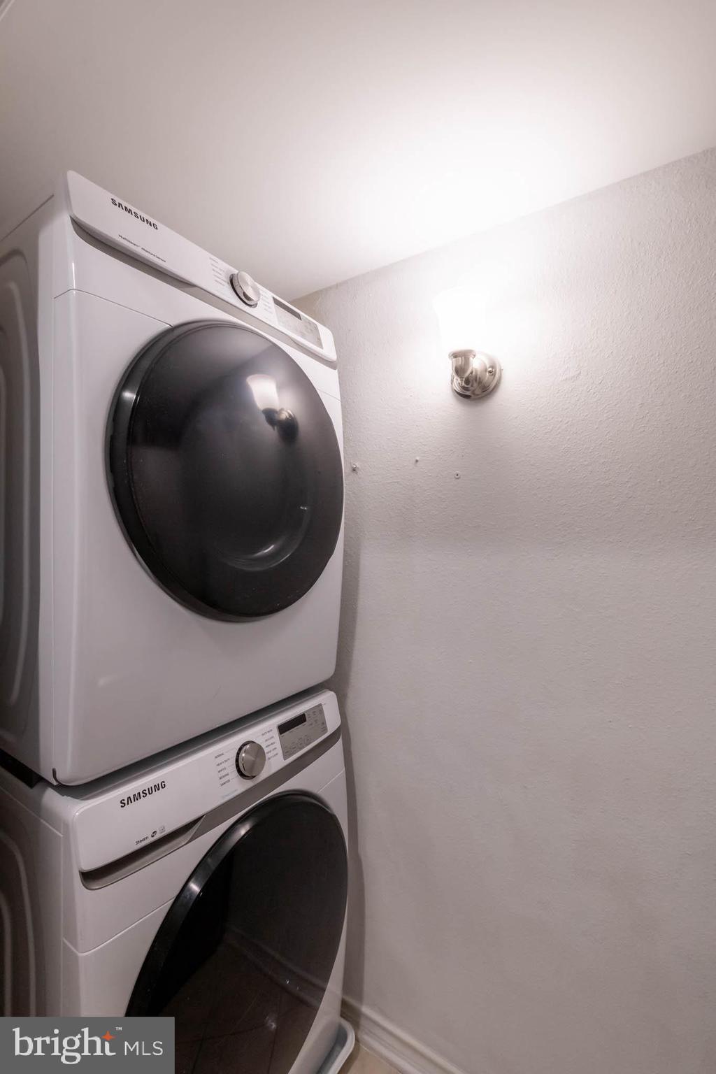 FOUNTAINS AT MCLEAN - Residential