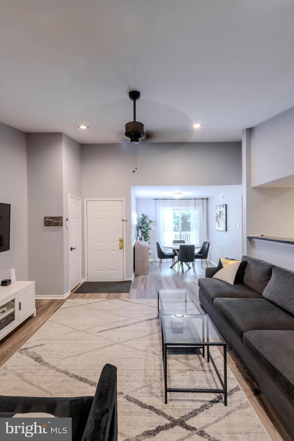 FOUNTAINS AT MCLEAN - Residential