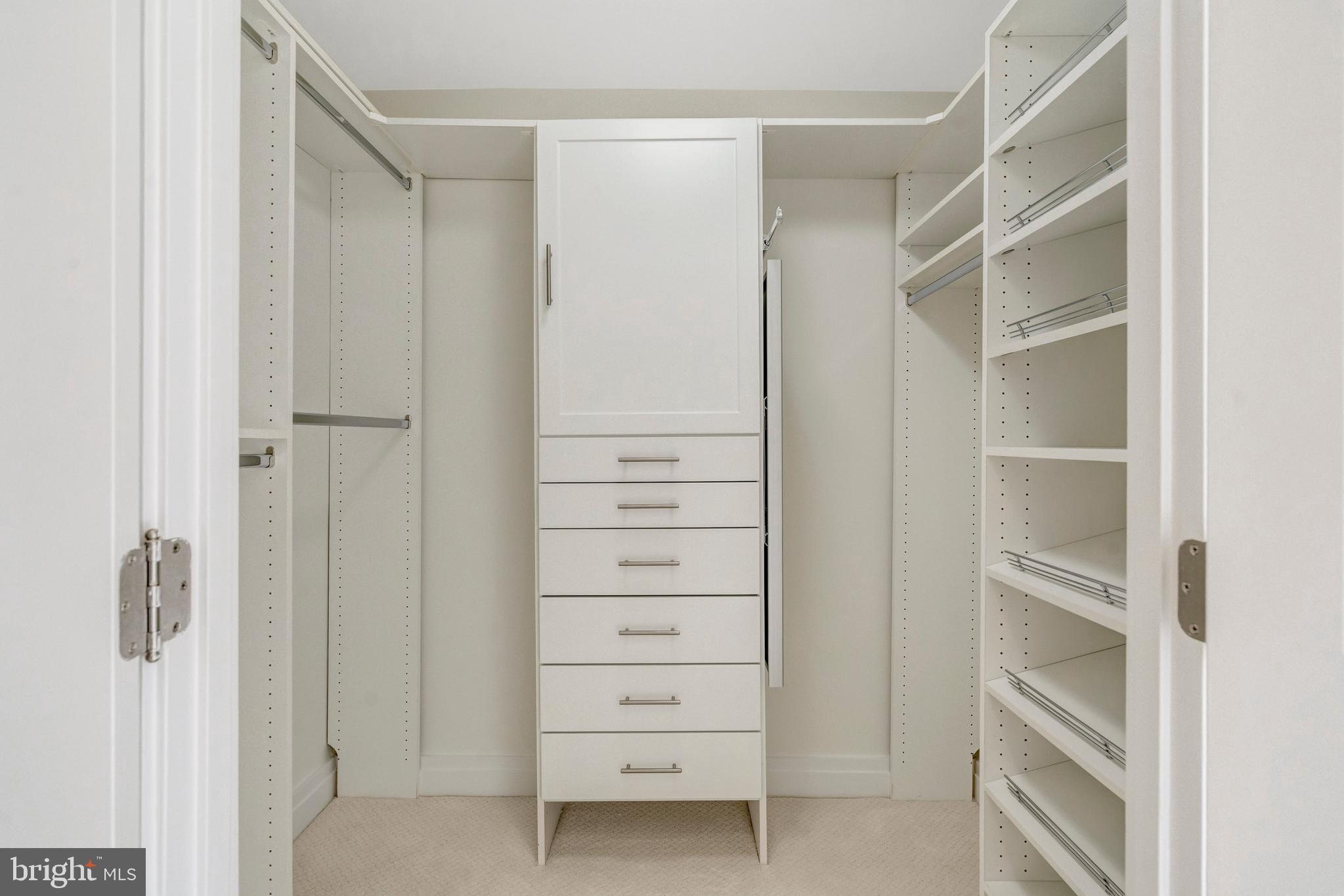 ONE PARK CREST CONDOMINIUM - Residential