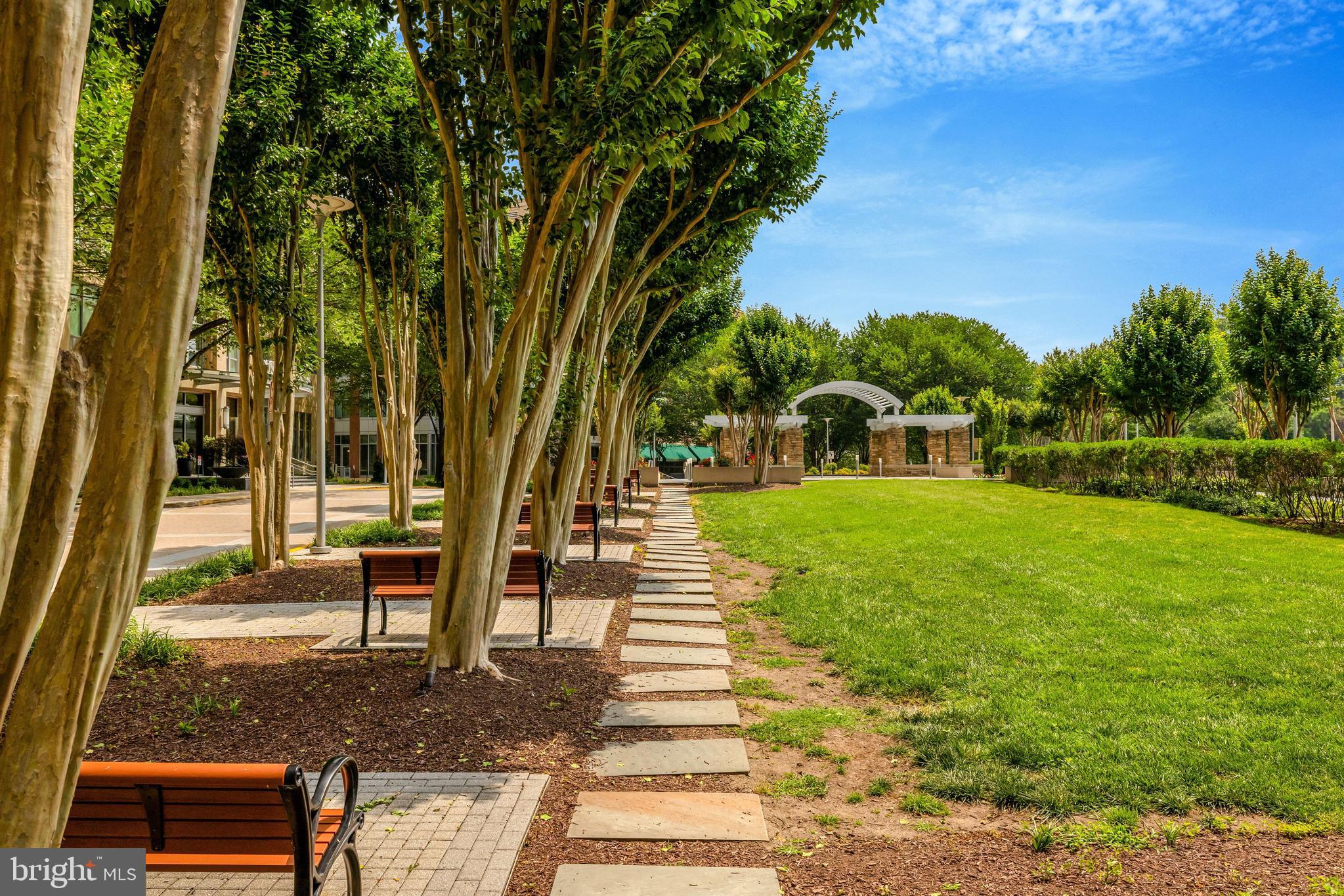 ONE PARK CREST CONDOMINIUM - Residential