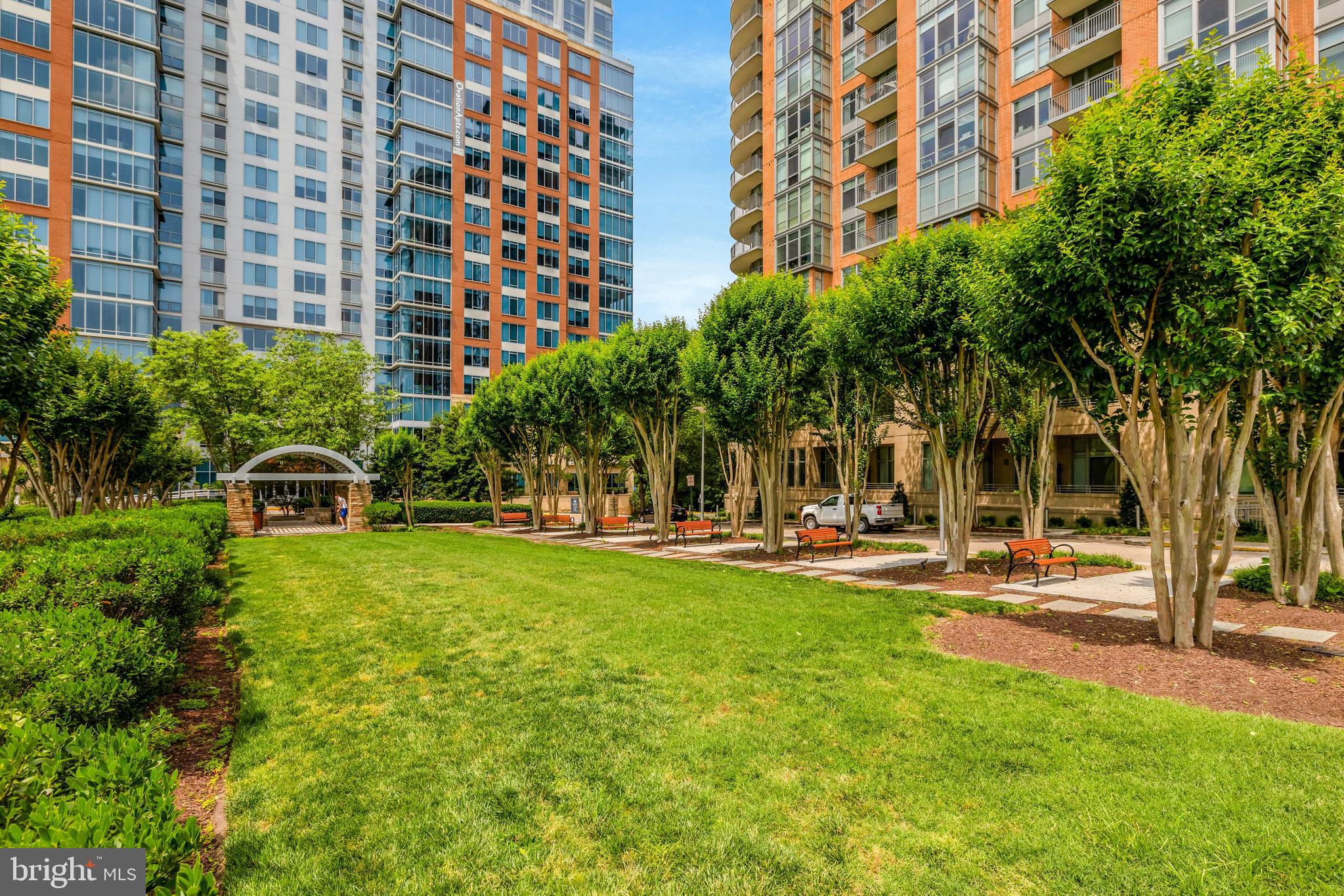 ONE PARK CREST CONDOMINIUM - Residential