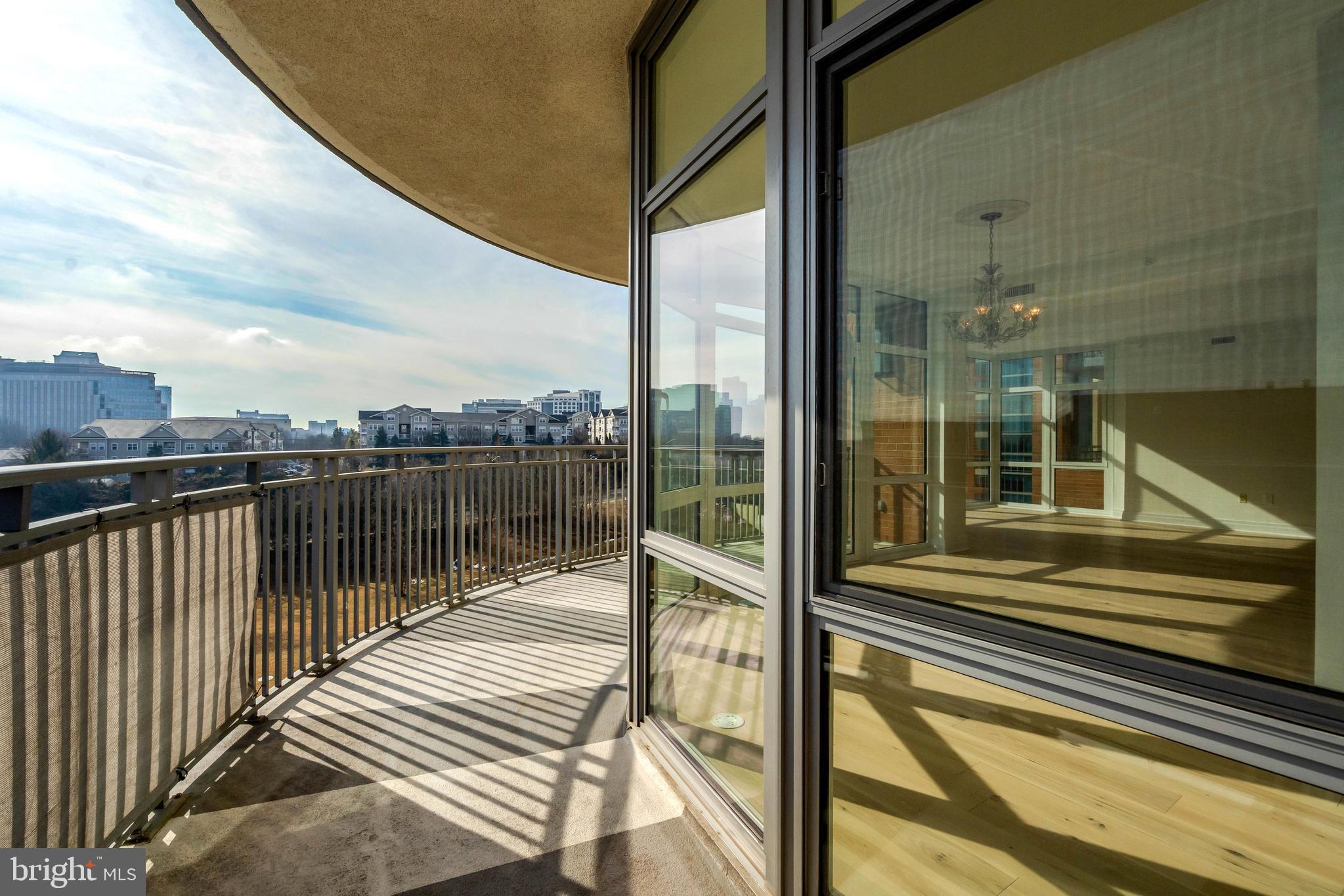 ONE PARK CREST CONDOMINIUM - Residential