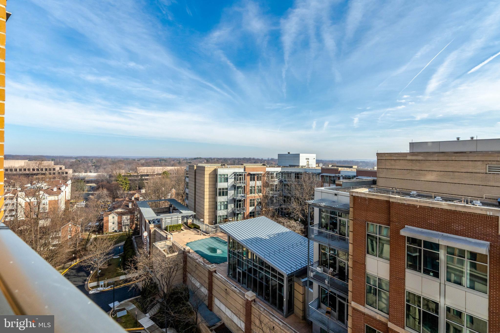 ONE PARK CREST CONDOMINIUM - Residential