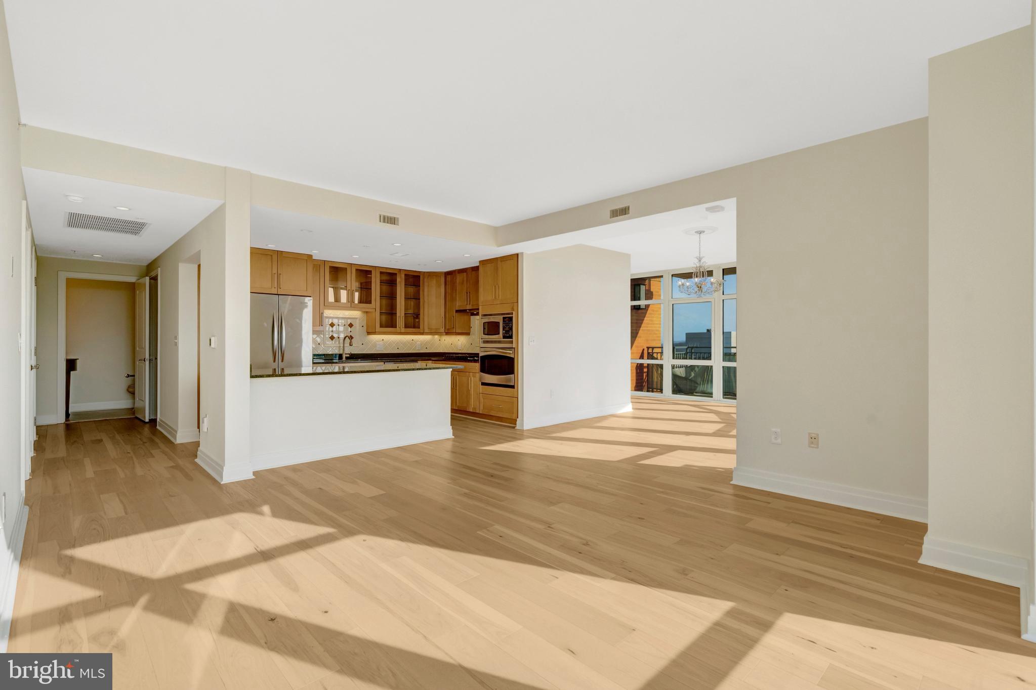 ONE PARK CREST CONDOMINIUM - Residential