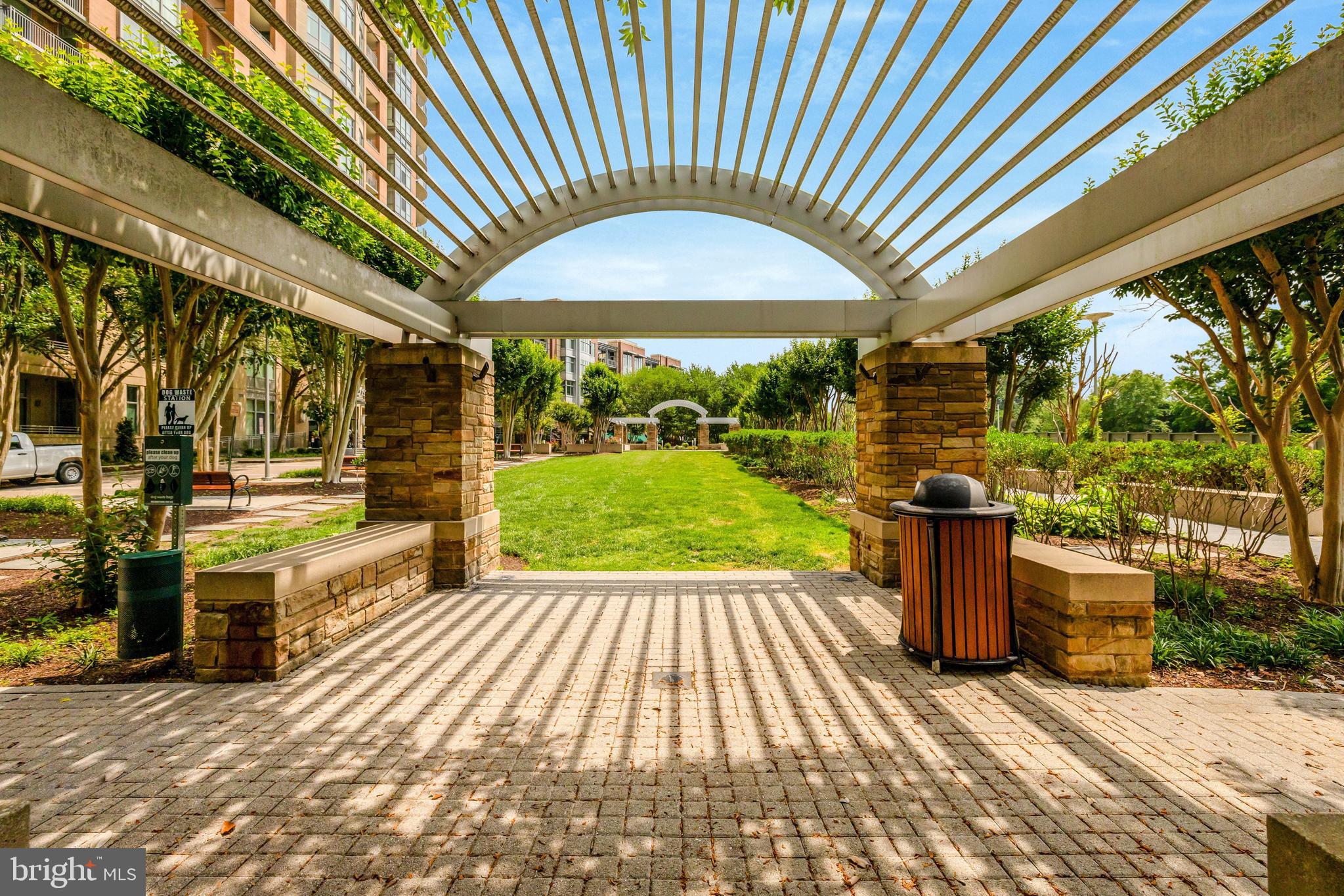 ONE PARK CREST CONDOMINIUM - Residential