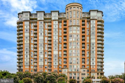 Photo of 8220 Crestwood Heights Drive #812, MCLEAN, VA 22102 (MLS # VAFX2289916)