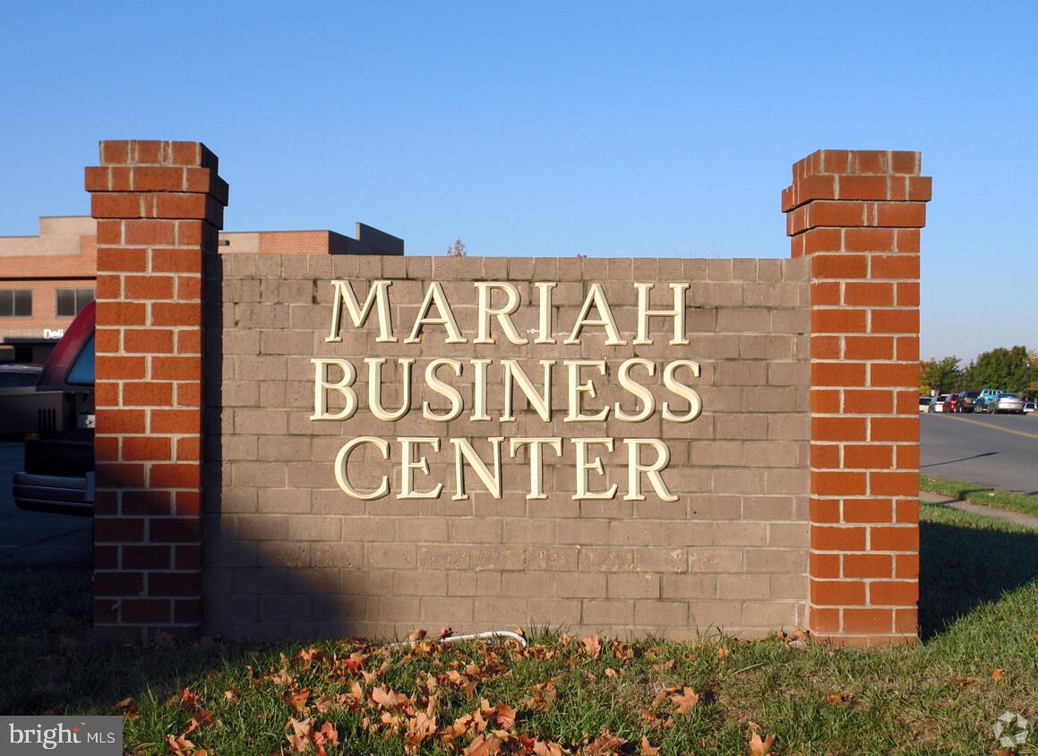 MARIAH BUSINESS CENTER - Commercial Lease
