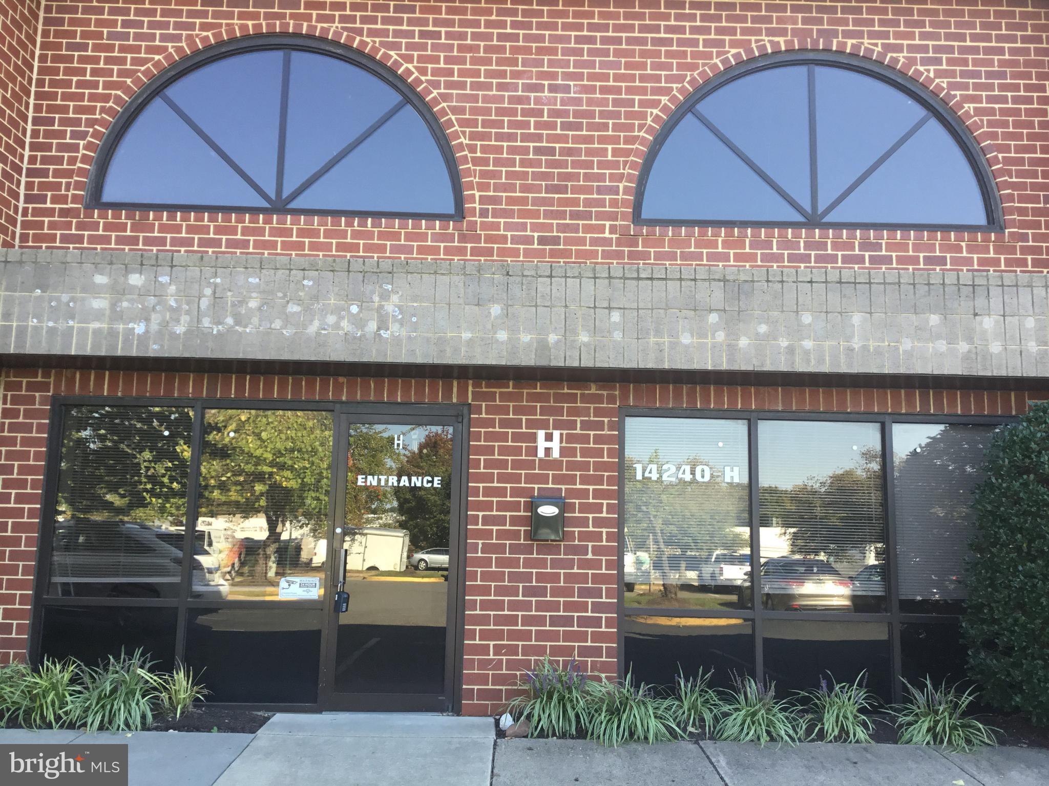 MARIAH BUSINESS CENTER - Commercial Lease