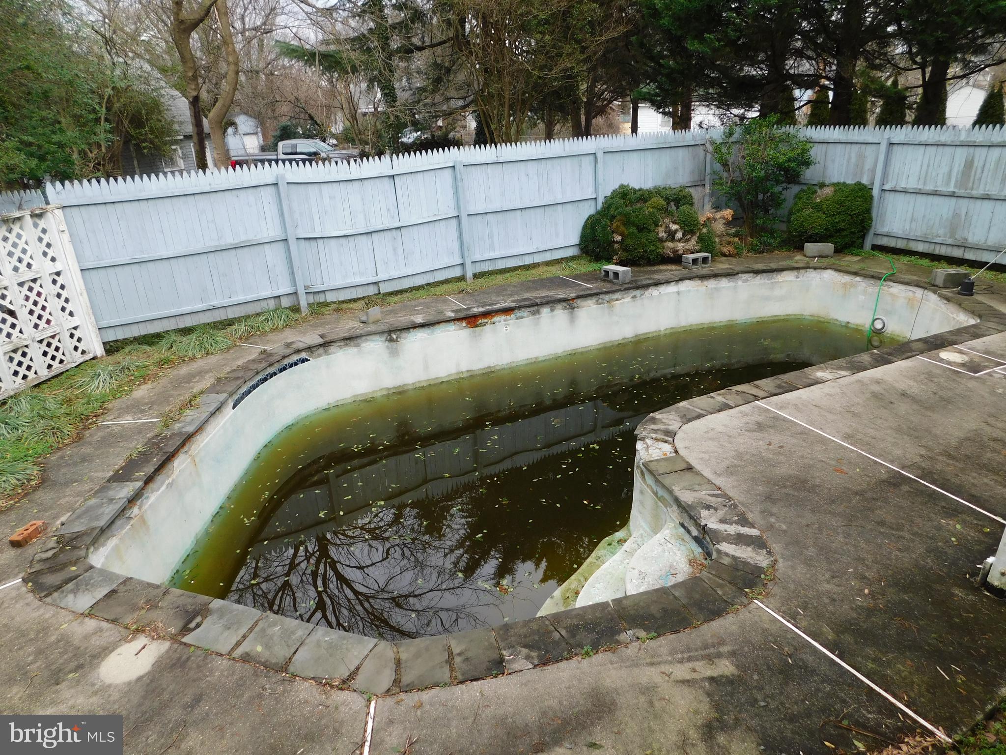 BRENTWOOD - Residential