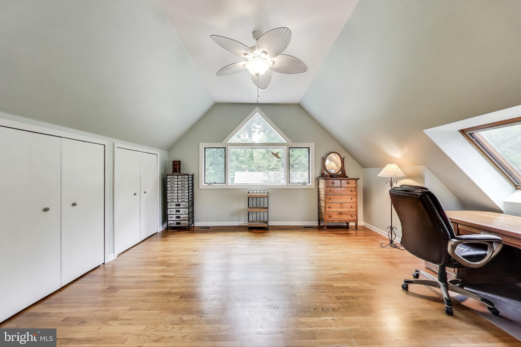 LONG BEACH - Residential