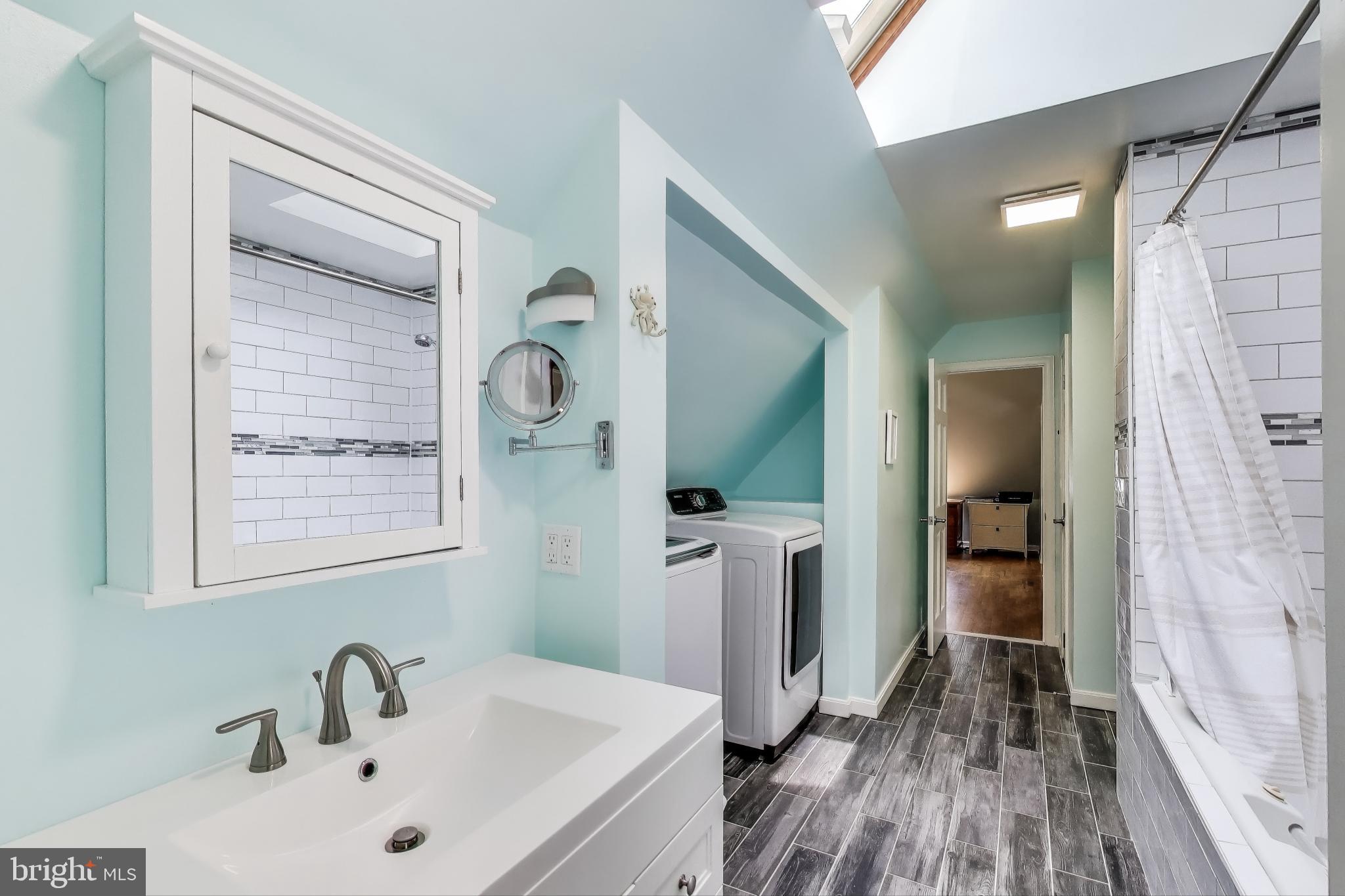 LONG BEACH - Residential