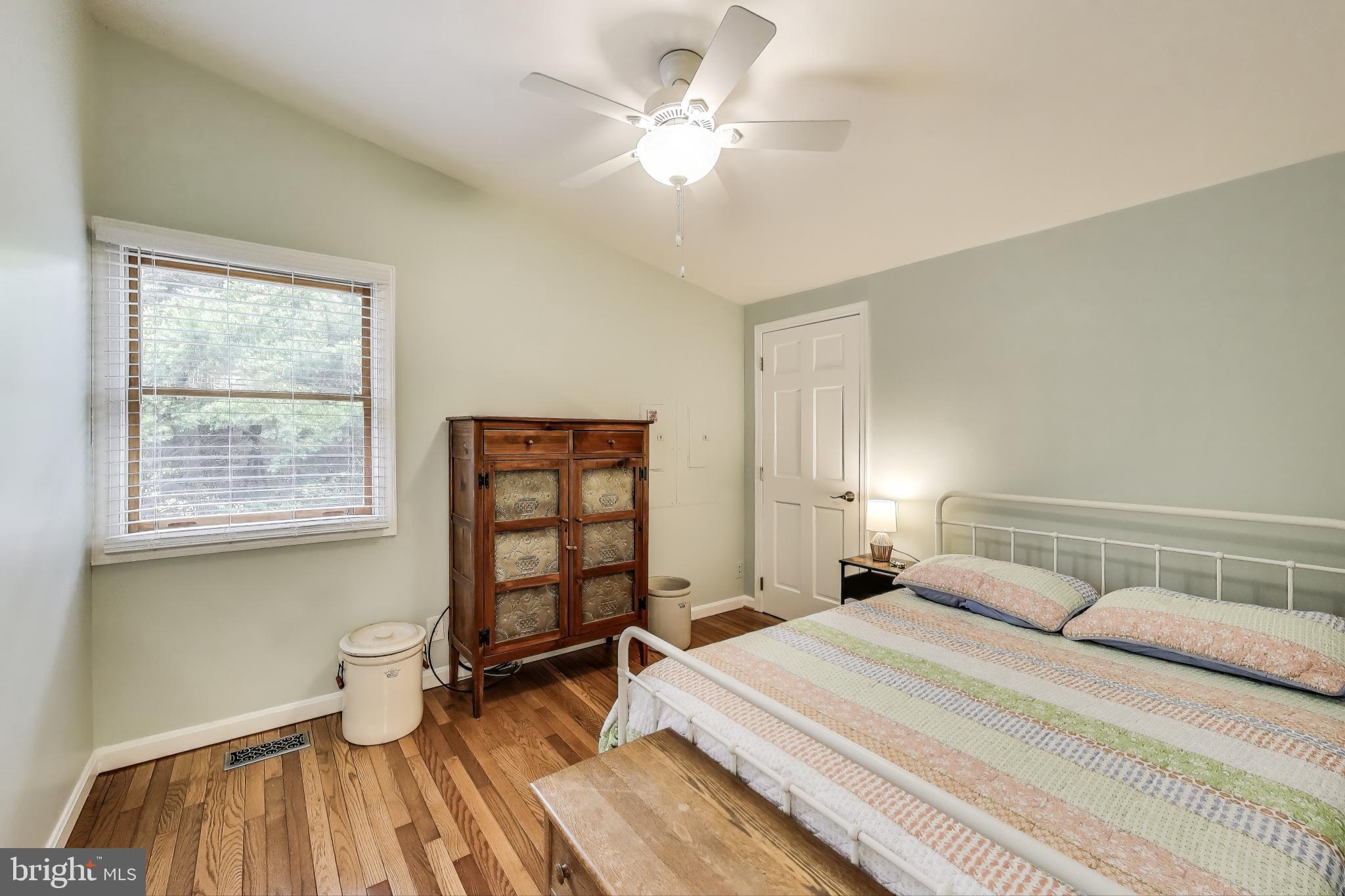 LONG BEACH - Residential