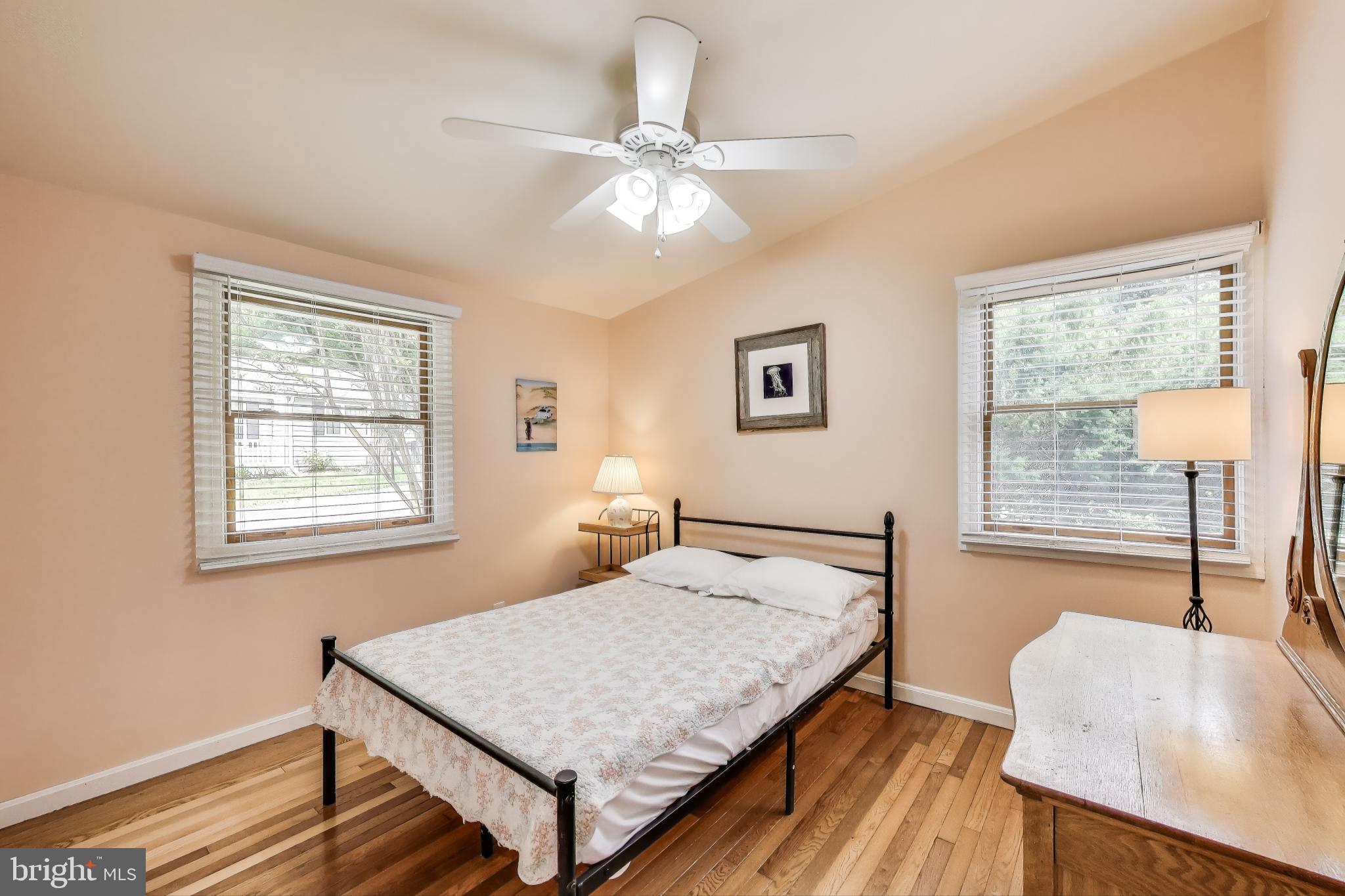 LONG BEACH - Residential