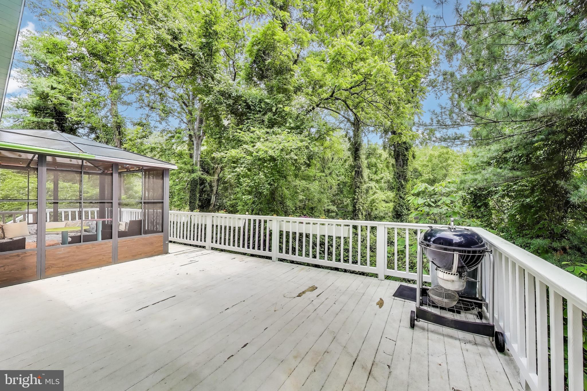 LONG BEACH - Residential