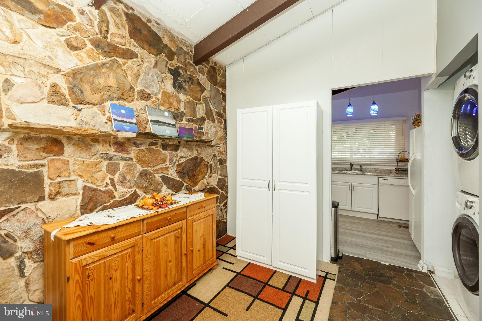 LONDON TOWNE - Residential