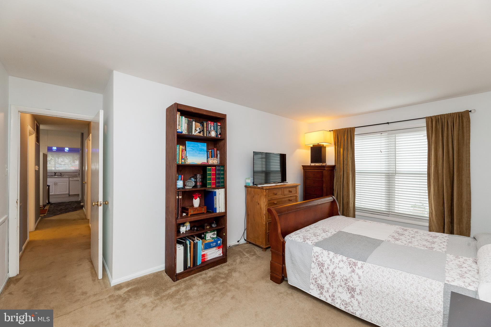 LONDON TOWNE - Residential