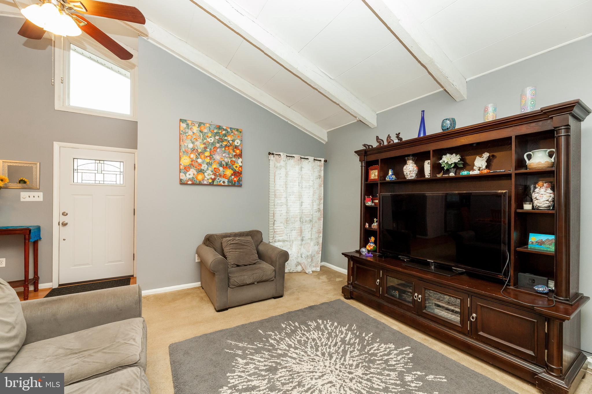 LONDON TOWNE - Residential